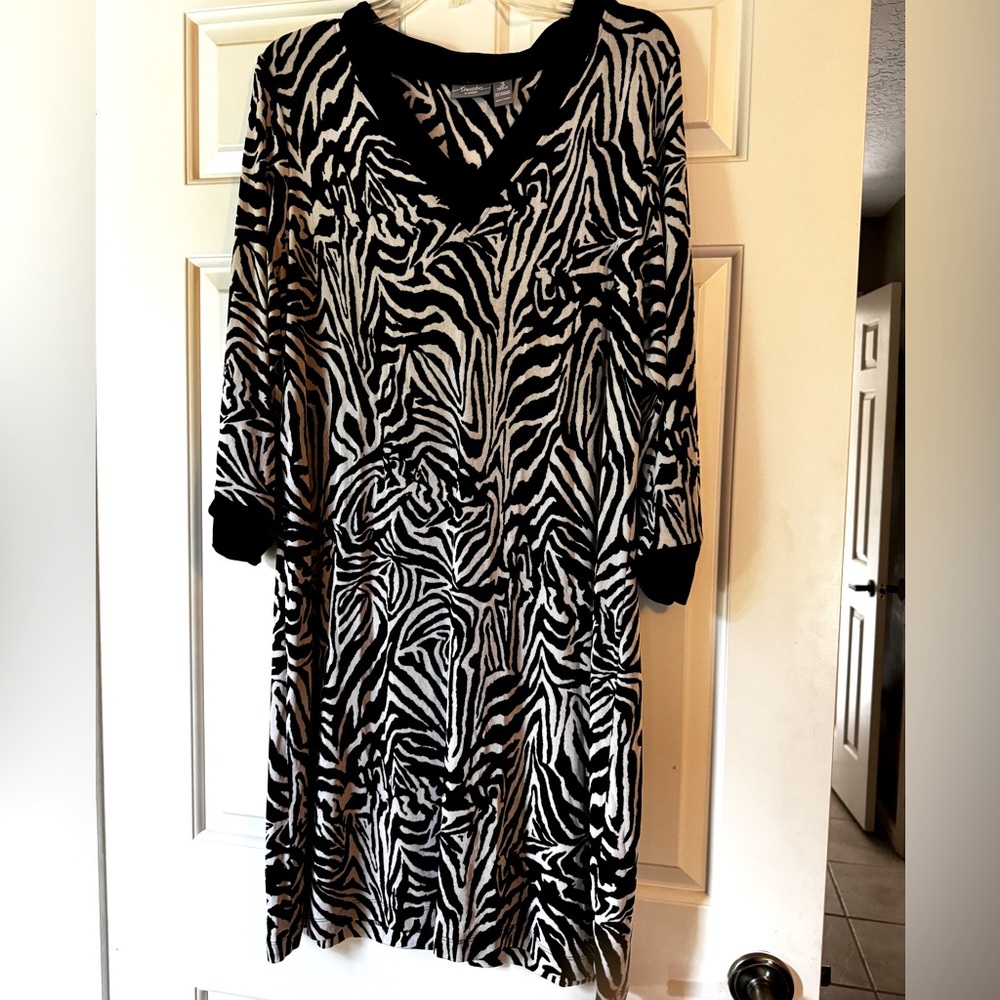 Travelers by Chicos 3/4 sleeve Black/white zebra print, sz 3(16)